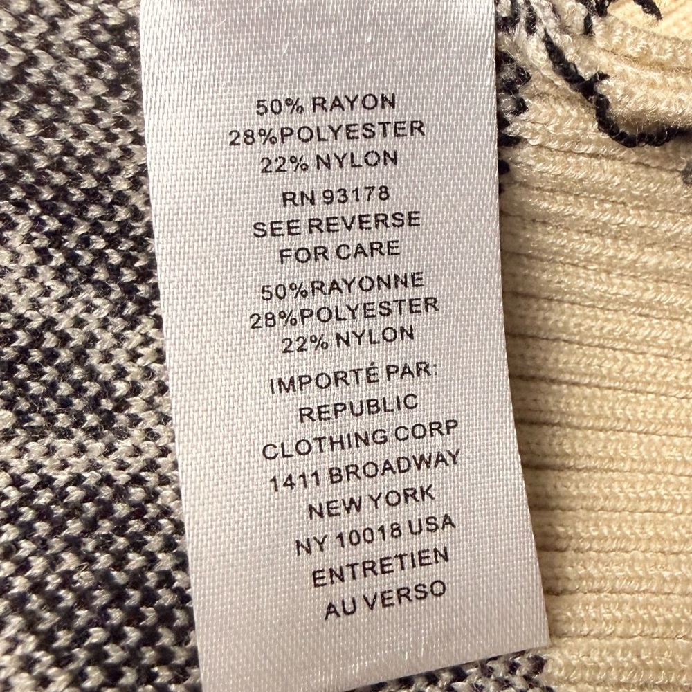T Tahari NWT Zebra Ivory Black Jacquard V Neck Cardigan Women’s Plus Size 2X - Picture 7 of 9